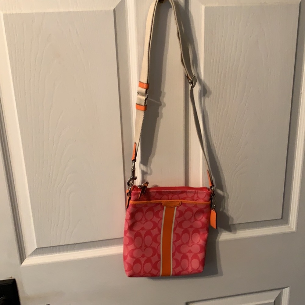 Coach small crossbody pink and orange leather - Picture 2 of 7